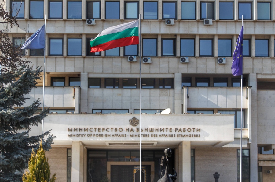 МВнР предупреждава българските граждани да не пътуват до Ливан