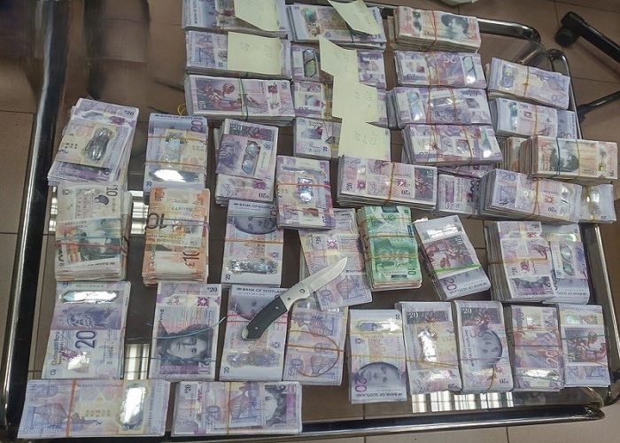  Турчин се опита да пренесе незаконно 240 000 британски лири през границата ни