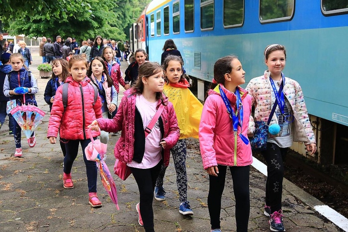 БДЖ предоставя намаления за ученици и студенти при пътуване с влак
