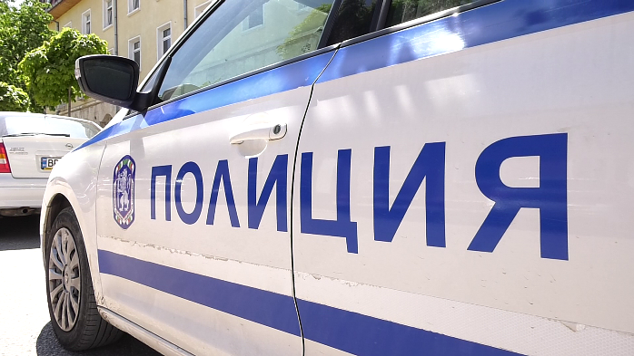 Мъж от Динково е задържан с незаконно оръжие и боеприпаси