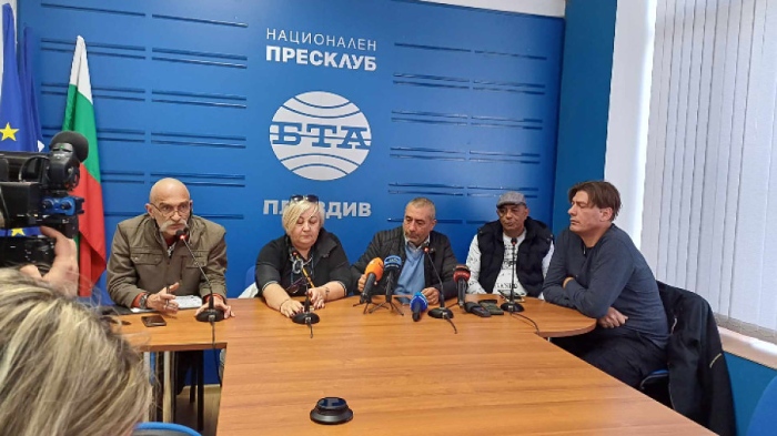 Таксиджиите заплашват да блокират държавата по празниците