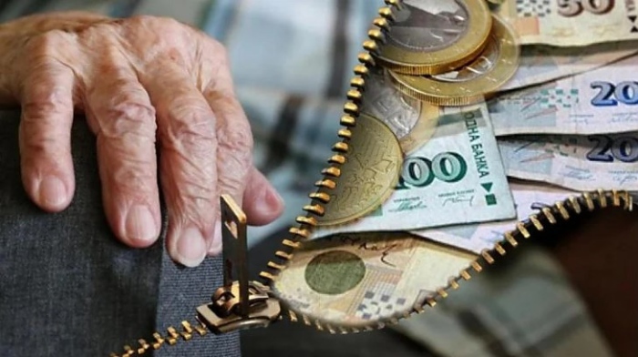 Обявиха кога пенсионерите ще получат коледните добавки от 100 лева
