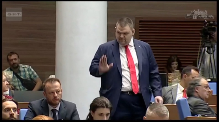 За пореден път фалстарт на делото за заличаването на Пеевски от ДПС