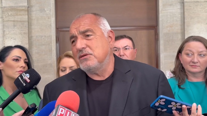 В кулоарите на парламента: ГЕРБ с критики към президента, \