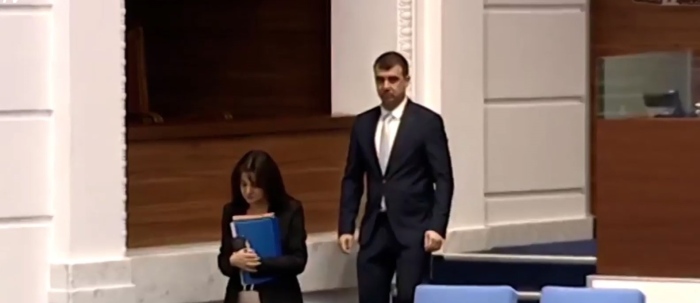 В подкрепа на студентите: Законопроект предвижда опростяване на заемите