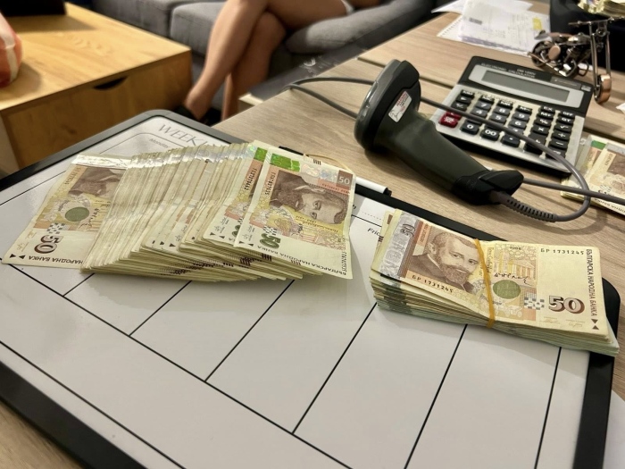 ГДБОП разкри престъпна група за рекет: Задържаха четирима и иззеха над 50 хил. лева
