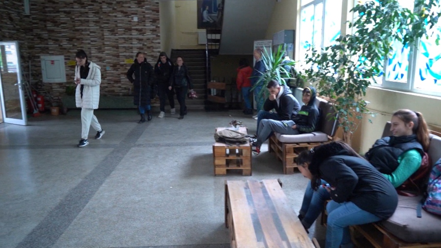 Втора поправителна матура за зрелостниците За профилиращ предмет и професионална квалификация