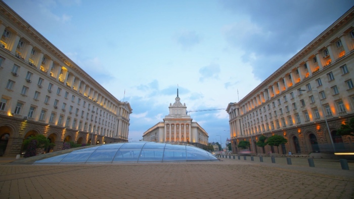 Вдигат прага на бедност до 764 лв.: Но без постигнато съгласие със НСТС 