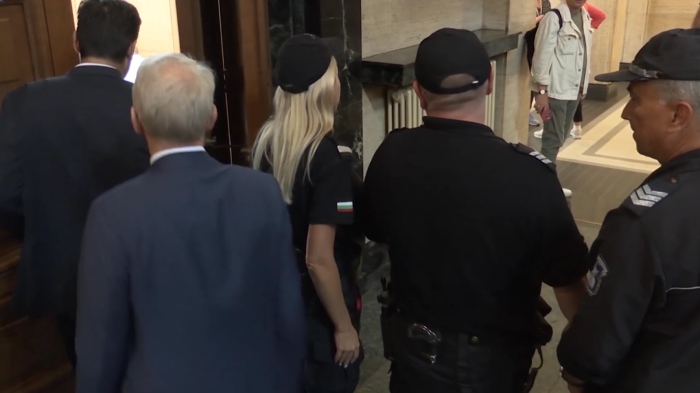 Коцев пред \"Politico\": \"Заплашиха ме със затвор, ако не напусна ПП\" 