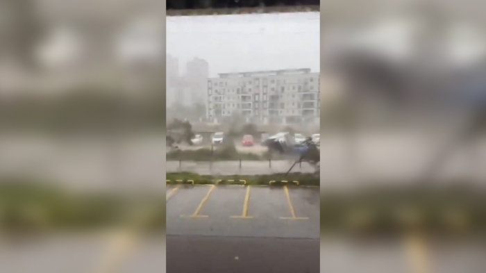 Над 400 хил. евакуирани заради мощна буря на Филипините 