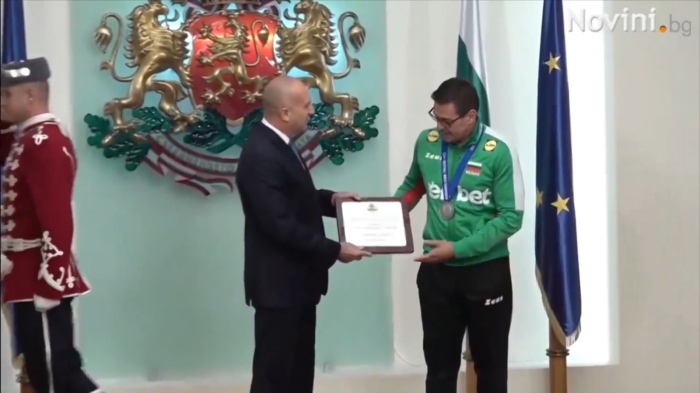 Държавно признание: Наградиха националния ни отбор по волейбол