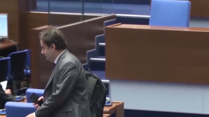 Преди гласуването днес: Парламентът гледа промени в законите за службите