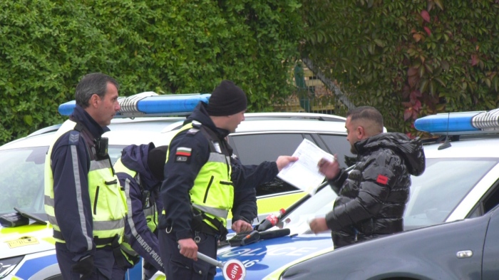 Полицейска акция във Враца: По метода \