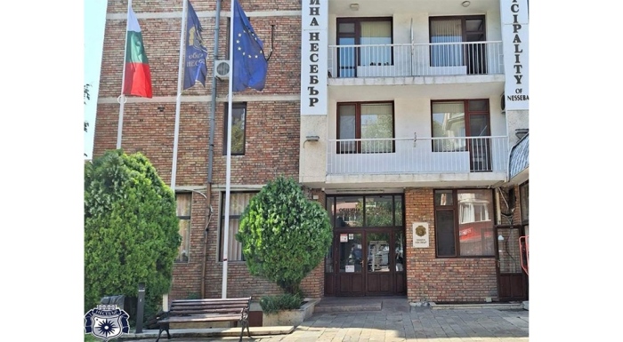 МВР и прокуратура нахлу в сградата на община Несебър, РДНСК и РИОСВ