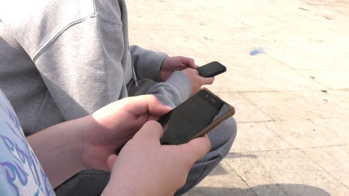 Да се забранят ли социалните мрежи на деца? Председателят на здравната комисия в НС подкрепи идеята 