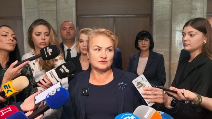 След бойкота на ГЕРБ: Опозицията: \"Това е театър за връщането на Борисов в управлението\" 