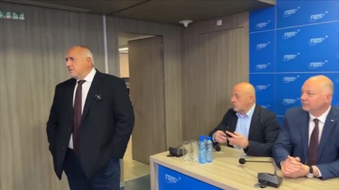 По \"хлъзгавия\" гръб на Борисов: Трус в държавното управление - работата на НС е блокирана 