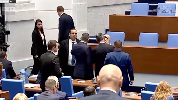 Почти до бой в НС: Заради Закона за насърчаване на инвестициите 