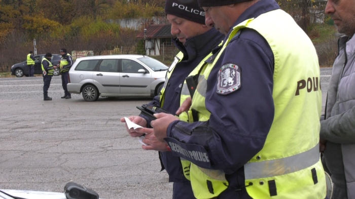Започва акция \"Зима\": Следят за готовността на водачите за сезона