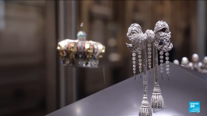 Обирът в Лувъра: Още петима заподозрени са задържани 