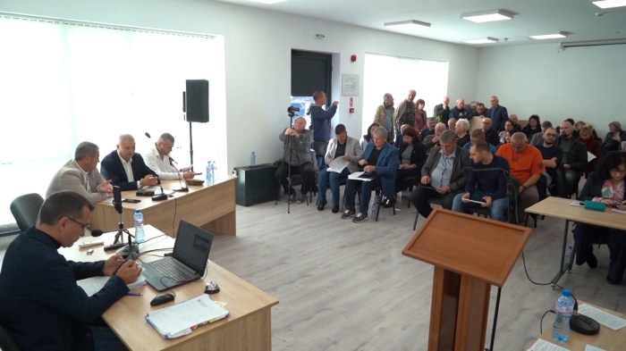 Заради отказ от държавата: Монтана чисти речни корита със собствени средства