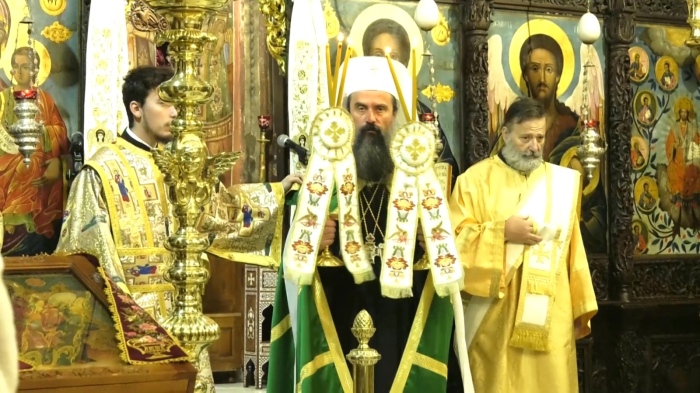 13 години от кончината на патриарх Максим: Патриарх Даниил възглави заупокойна литургия и панихида в троянския манастир