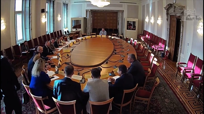 След 30-секундна комисия: НС обсъжда управлението на \