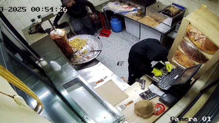 Въоръжен обир като на филм: 16-годишен взе оборота на дюнерджийница в Монтана