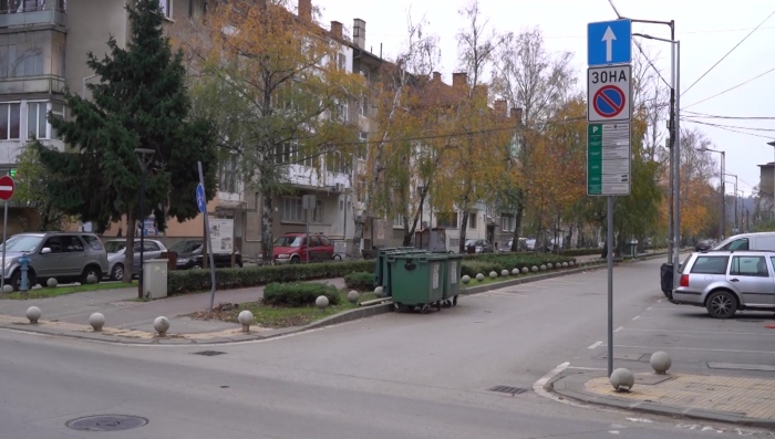 Заради поставена скоба: Пребиха служител на \