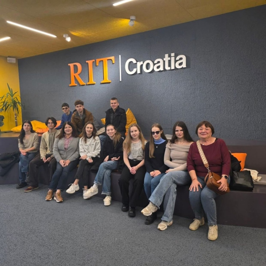 Възпитаници на ППМГ - Враца с вдъхновяваща STEM мобилност по „Еразъм+“ в Загреб