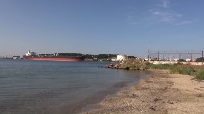 „Възраждане“ сезира КС за „Лукойл“: Съдът образува дело по жалбата