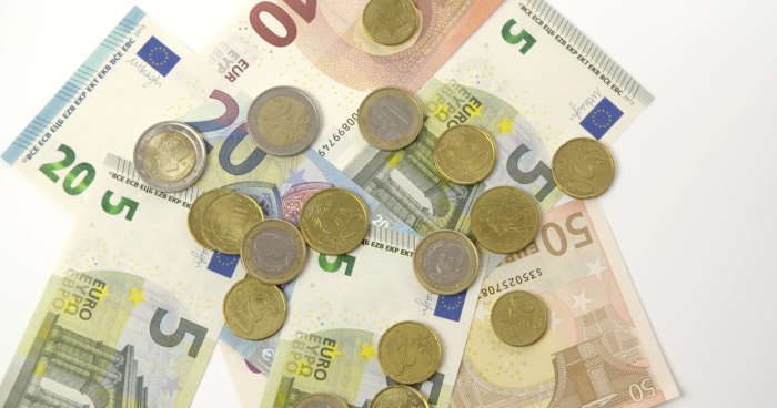 Илияна Йотова за новата план-сметка: „Бюджет, който трябва да осигури на някои изборите“