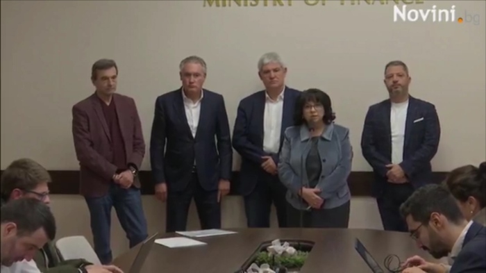 Среща с работодатели и синдикати в МФ: Възстановен тристранен диалог и нова среща за бюджета