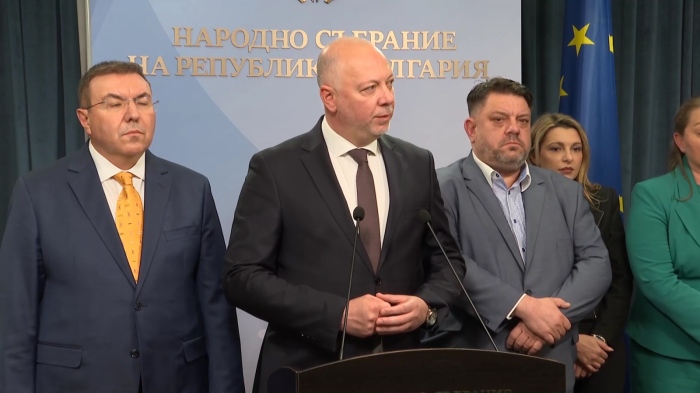 Крачка назад: MС изтегли бюджета, но няма да подава оставка 