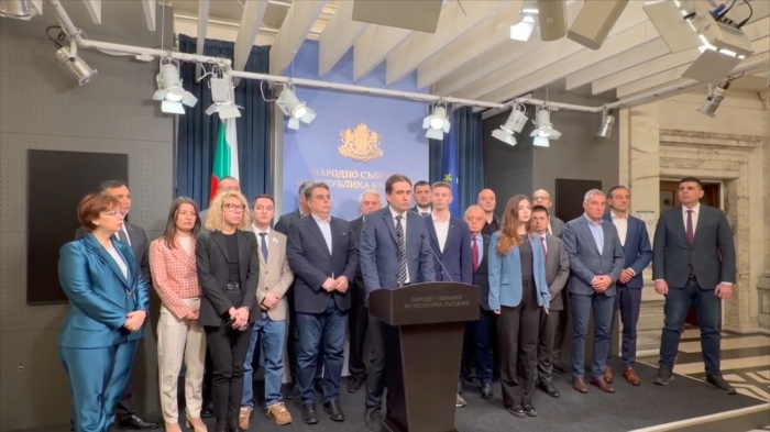 Заради икономическата политика: ПП-ДБ внесоха вот на недоверие към кабинета