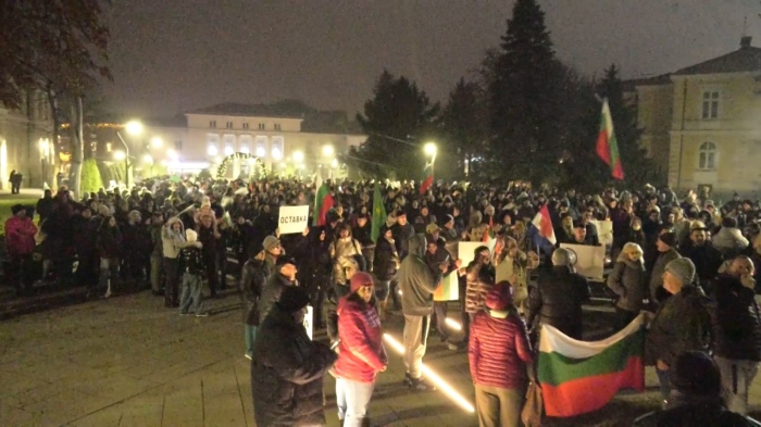 Провокация на протеста във Враца?: Демонстранти викали под прозореца на кмета 