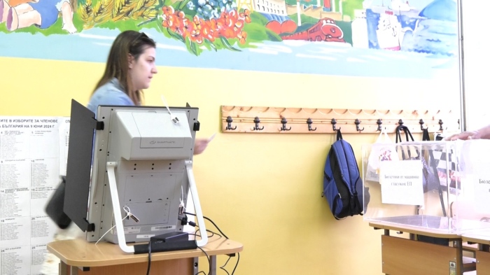 Възраждане с призив към хората: \"Висока избирателна активност\" при предсрочен вот