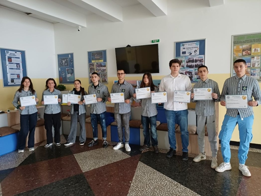 Отлични постижения за младите програмисти от ППМГ - Враца на GACE 2025