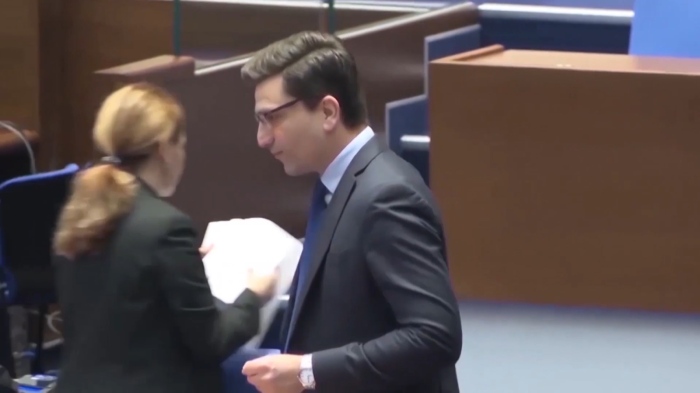 Без кабинет и с парламент във ваканция: Посрещаме новата 2026-та година 