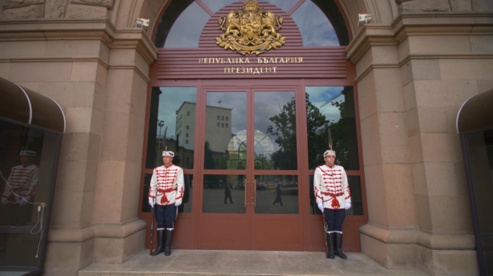 Радев връчва втория мандат на 14 януари. На \"Дондуков\" 2 ще се яви ПП-ДБ