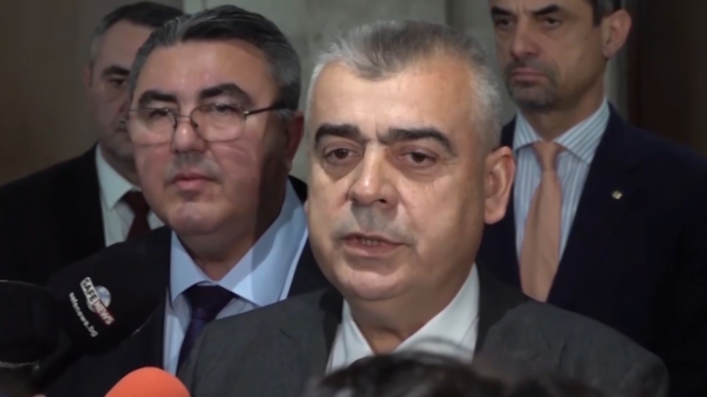 Третият мандат: Президентът ще връчи папката на АПС 