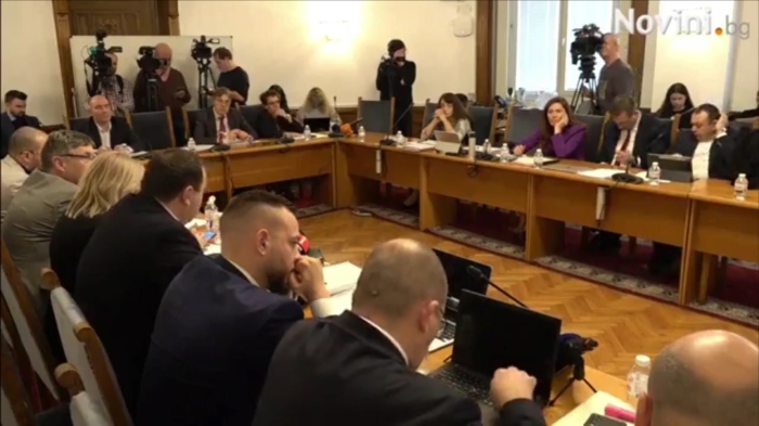 Поправките в изборния кодекс: Правната комисия закри КПК на първо четене (Обновен)