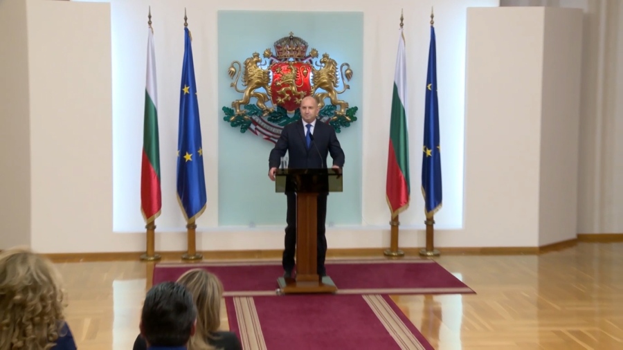 Реакции след оставката на президента (Обновено). Д. Сачева: \