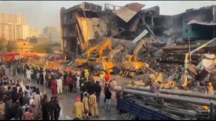 Пожар в търговски център в Пакистан: 55 души са загубили живота си 