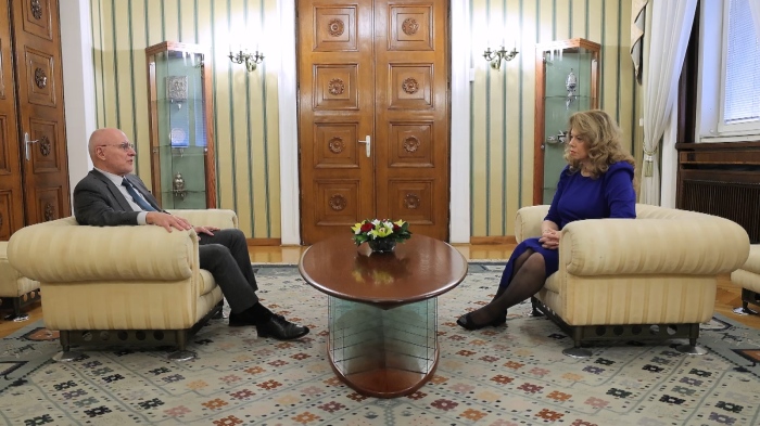 Търси се служебен премиер: Йотова продължава консултациите с лицата от \"Домовата книга\"