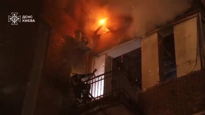 Нова руска атака с дронове в Киев: Ударени за жилищни сгради - има ранени 