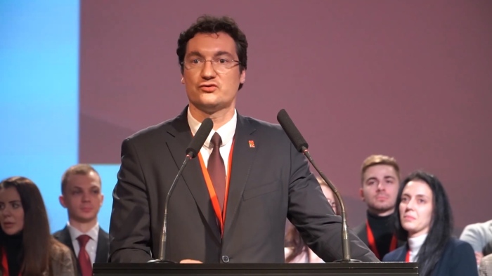 БСП с нов лидер: Избраха Крум Зарков за председател на Левицата