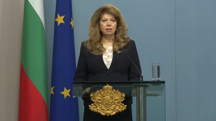 Йотова за избора на Гюров: \"Единствено той подаде оставка от заемания пост\"