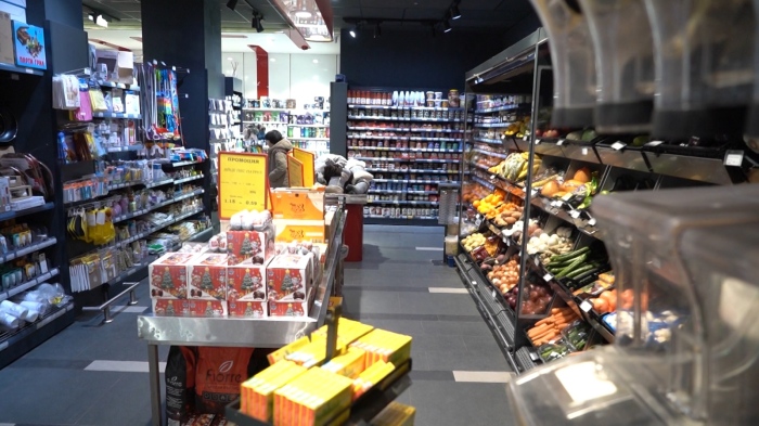 Потребителската кошница е 57 евро. На годишна база е поскъпнала с 5 евро