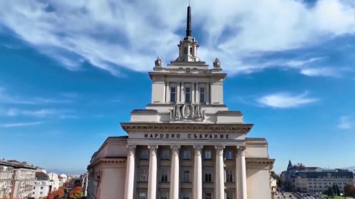 С 11 гласа \"за\", 8 \"против\" и 1 \"въздържал се\": Правната комисия отхвърли ветото на президента 